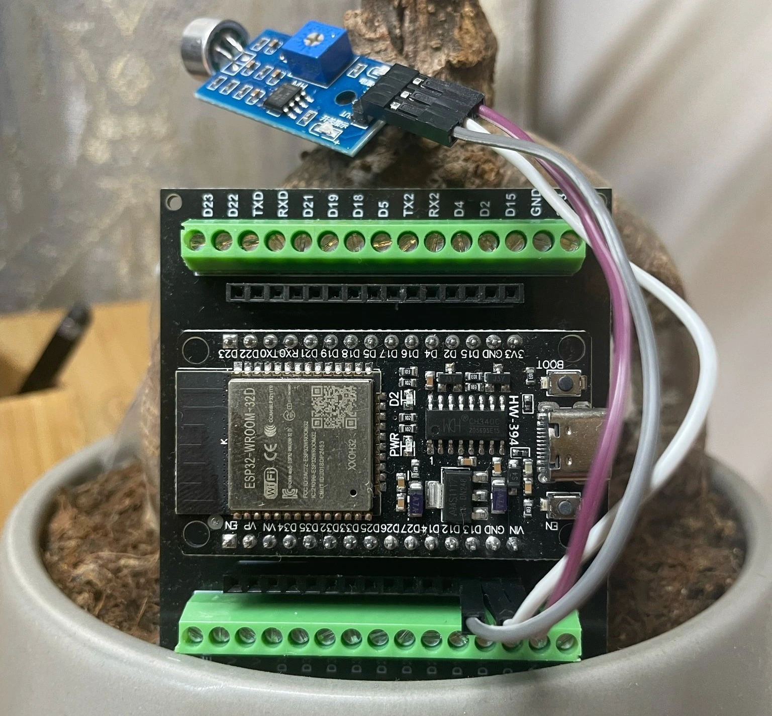 Hardware setup met ESP32 en geluidssensor